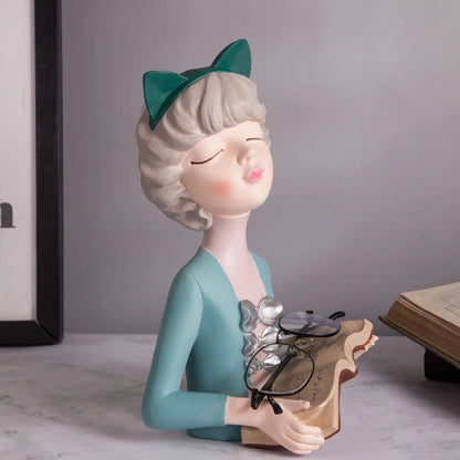 Statue moderne de fille en résine