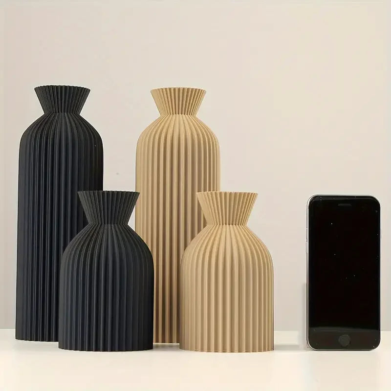 Vase élégant en plastique noir